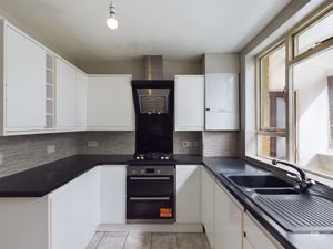 kitchen 2 - click for photo gallery